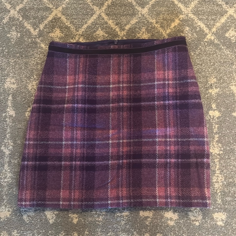 Banana Republic Purple Wool Midi Thigh Skirt Women’s Size 4